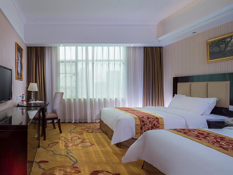 Vienna Hotel Baoan Liutang Xin'an  Exterior photo