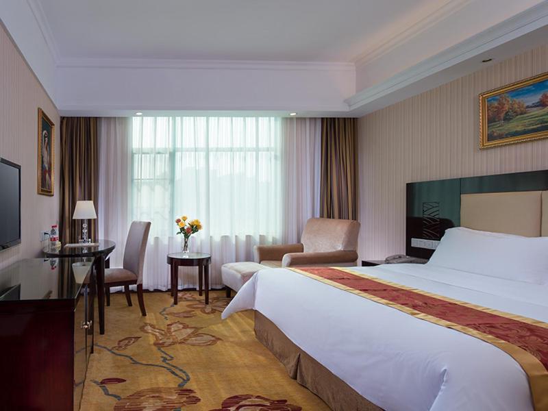 Vienna Hotel Baoan Liutang Xin'an  Exterior photo